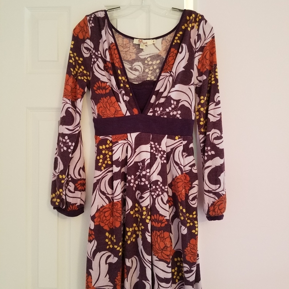 Aryeh New Acrylic Dress - Picture 2 of 8